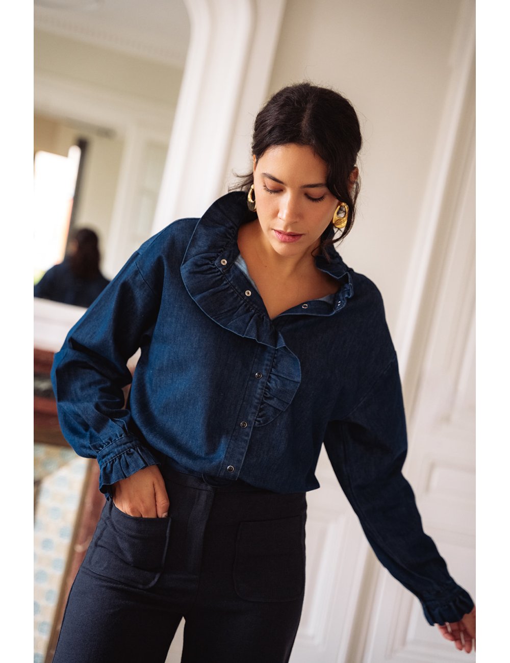 Chemise Cléo - Chemise denim manches longues encolure volant boutons-pressions - Douze Juin