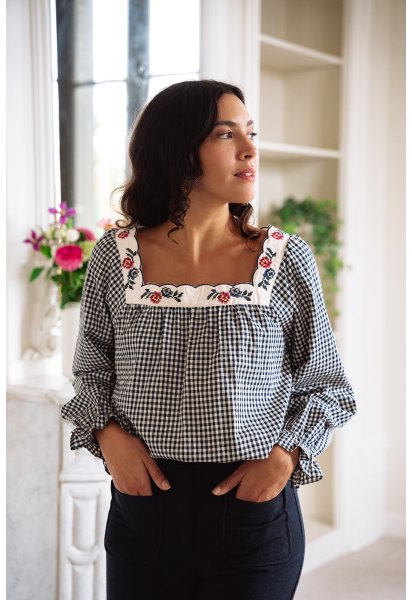 Blouse Orphée - Blouse carreaux marine manches longues encolure carrée festonnée - Douze Juin