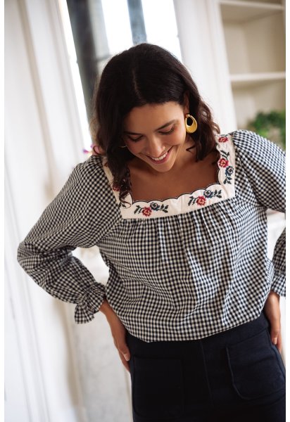 Blouse Orphée - Blouse carreaux marine manches longues encolure carrée festonnée - Douze Juin