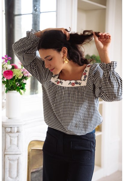 Blouse Orphée - Blouse carreaux marine manches longues encolure carrée festonnée - Douze Juin
