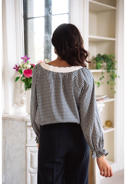 Blouse Orphée - Blouse carreaux marine manches longues encolure carrée festonnée - Douze Juin