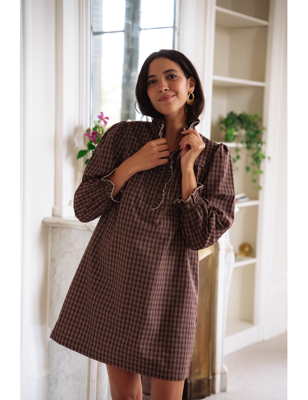 Robe Ambre choco - Robe courte carreaux marrons manches longues col volant - Douze Juin